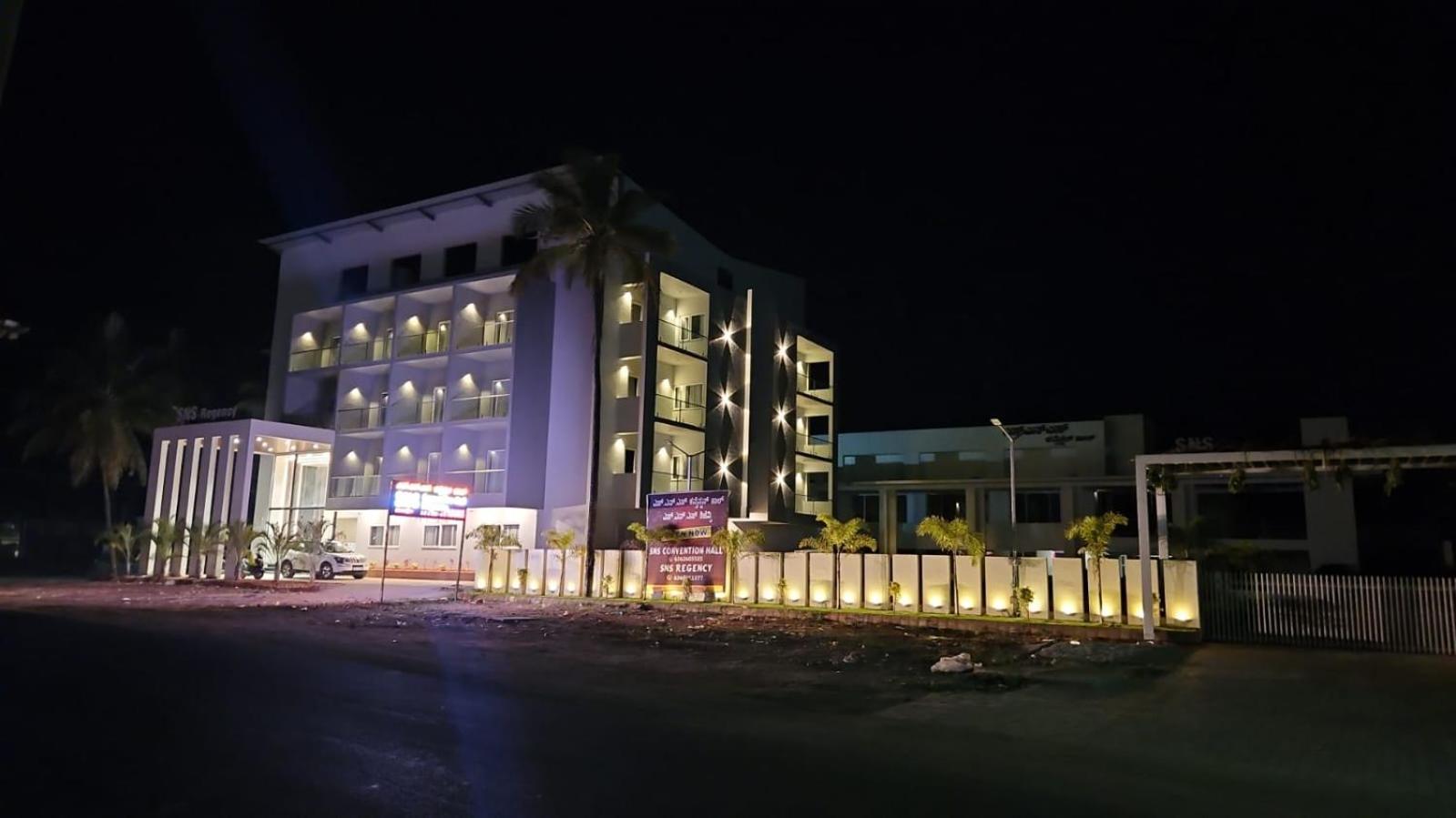 Hotel Sns Regency Tiptūr Zewnętrze zdjęcie